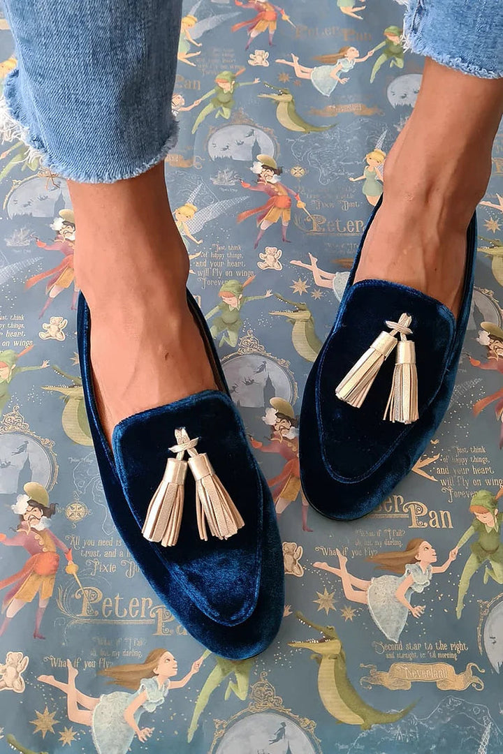 Women’s Midnight Elegance Loafers With Champagne Tassels