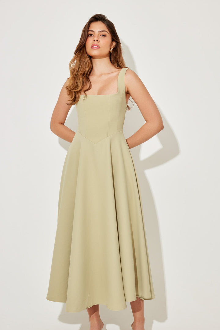 Women's Timeless Flowy Midi Dress