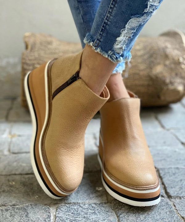 Women’s Elegant Waterproof Boots