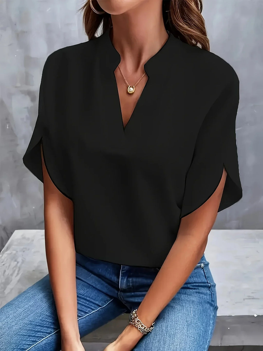 Women's Sophisticated Blouse with Tailored Design