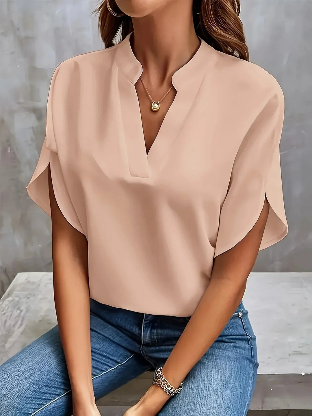 Women's Sophisticated Blouse with Tailored Design