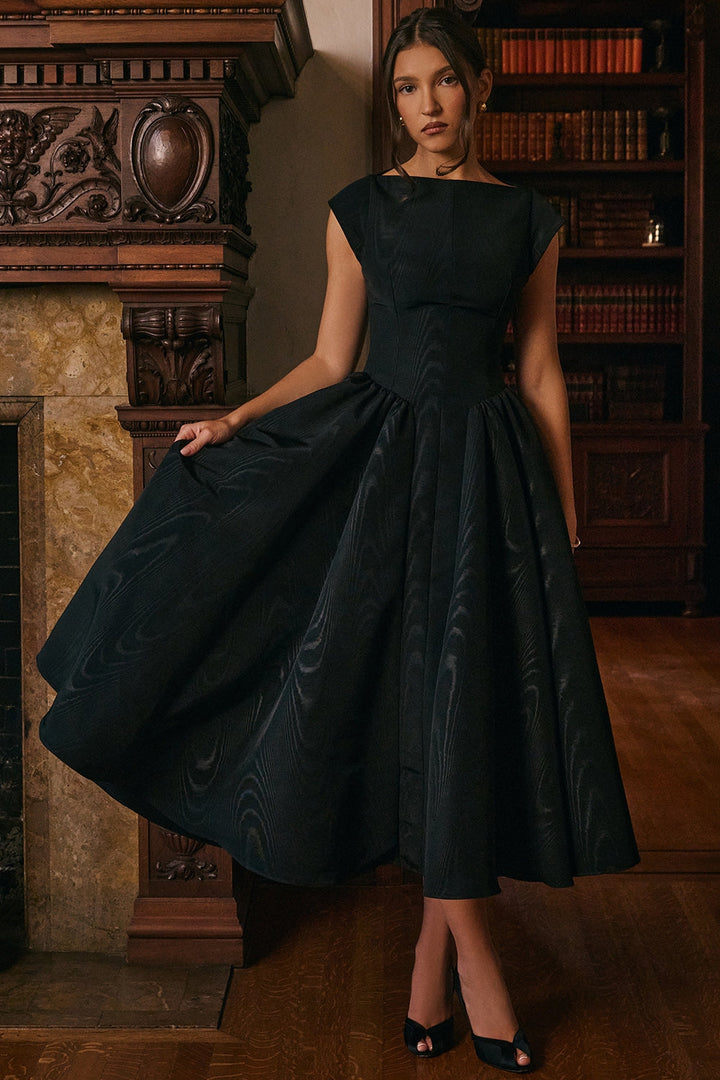Women’s Backless Dropped Shoulder Dress
